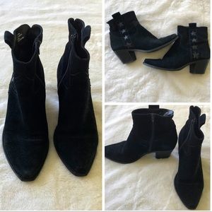 Steve Madden suede boots. LIKE NEW